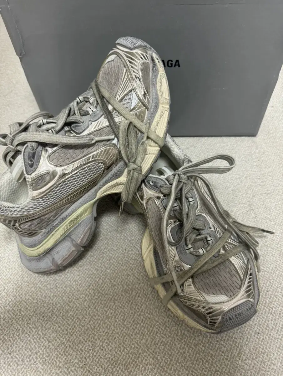 Balenciaga 3XL Sneakers Light Beige